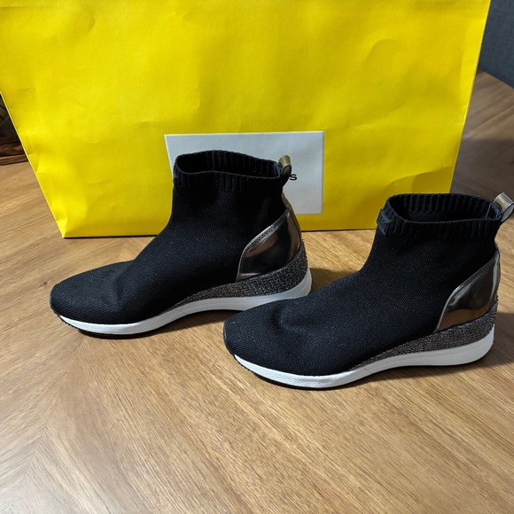 Michael Kors Skyler Embellished Metallic Stretch Knit Sock Sneaker Black Size 10 - Picture 2 of 12